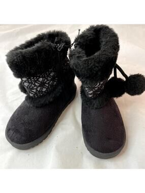 Black size 6 girl's soft boots with side zip  NEW without box